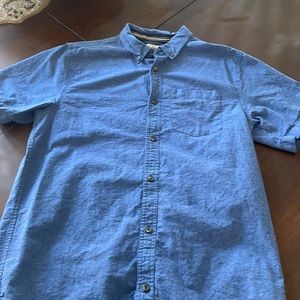 Men’s short sleeve button down shirt in excellent condition